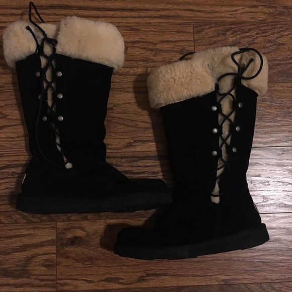 ⚪️ UGG’s!!!!  Black Suede with Fur ⚪️ - Picture 1 of 8